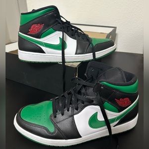 Jordan 1 Mid (SIZE 13)